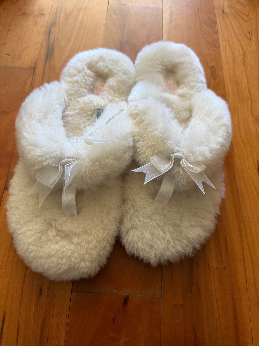 UGG FLIP FLOPS NEW WOMENS SIZE 8 real sheepskin shearling fur tablegrade eu 39
